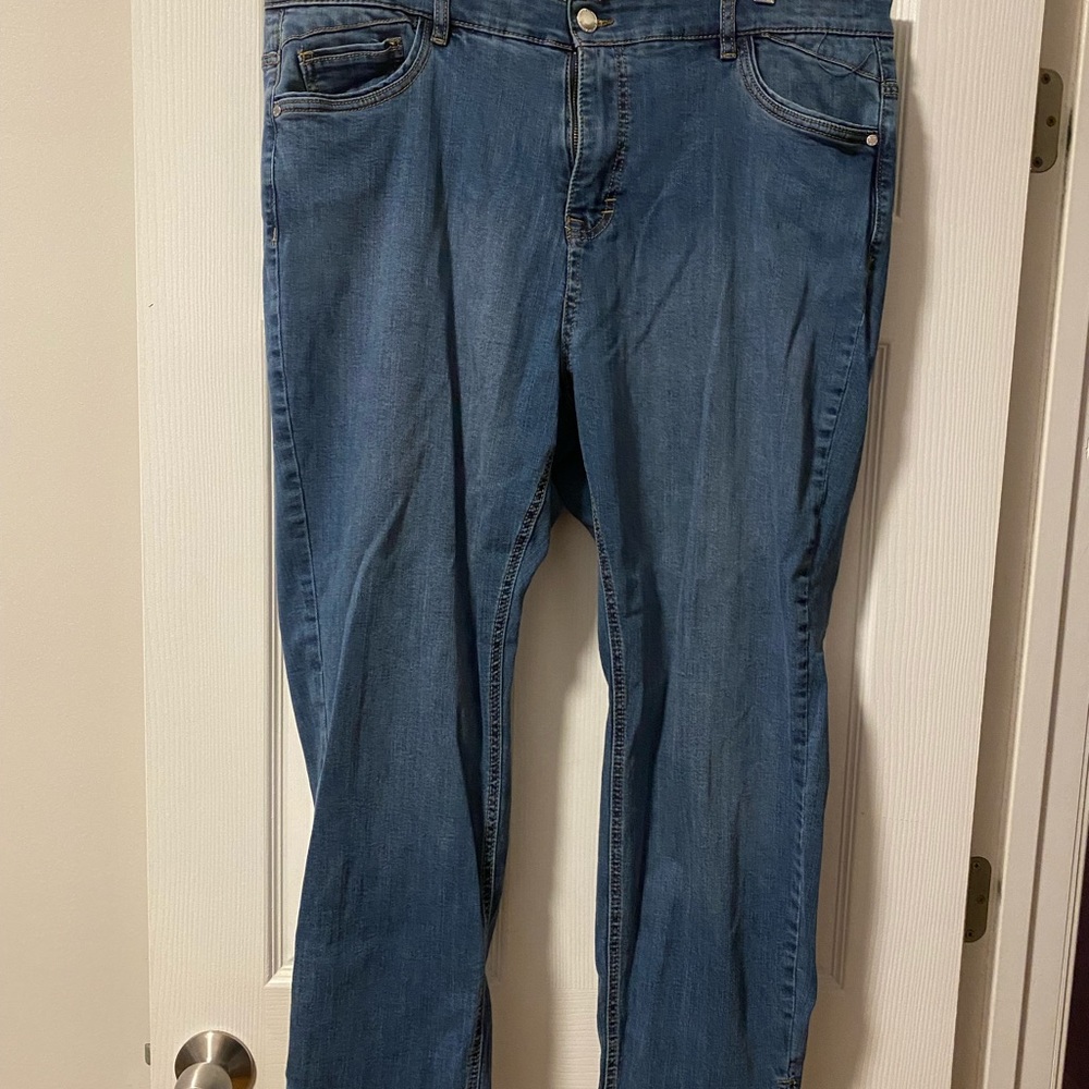 22W Average length jeans
